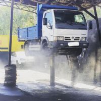 Limpieza bajos coches y camiones