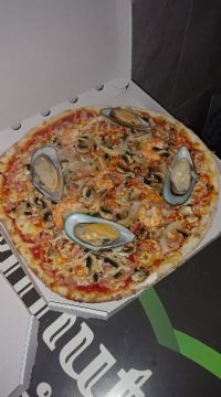 Pizza Mar y Tierra